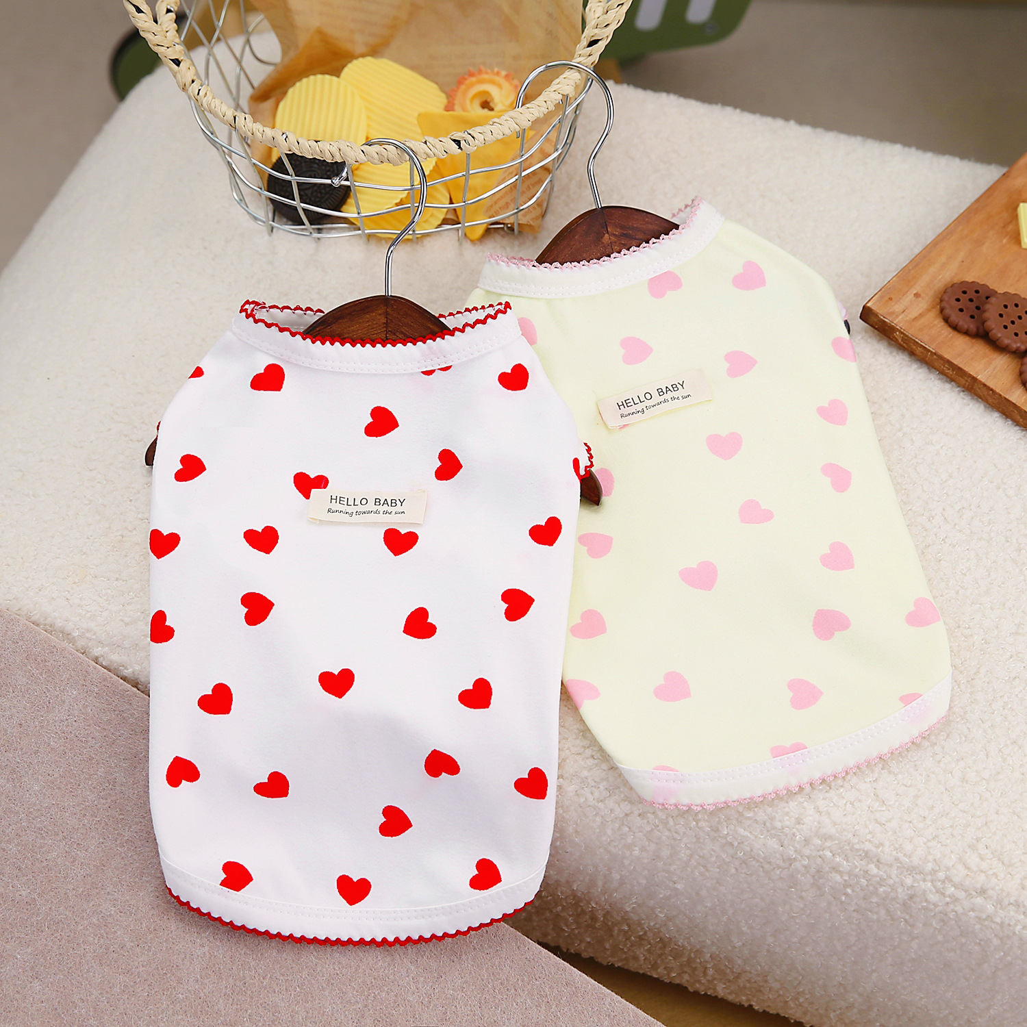 레이스 스티치 하트패턴 민소매 티셔츠